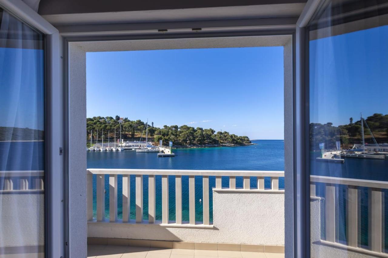Balkun Apartment Maslinica Exterior photo